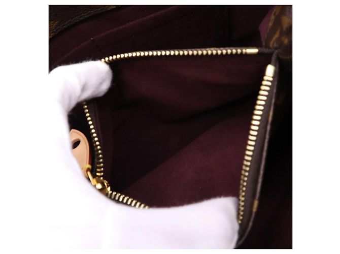 Bolso Louis Vuitton Monogram Montaigne BB Castaño Beige - vista 18