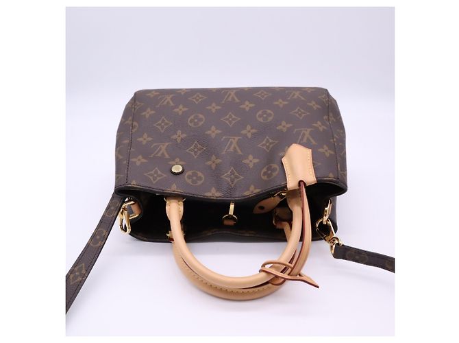 Bolso Louis Vuitton Monogram Montaigne BB Castaño Beige - vista 8