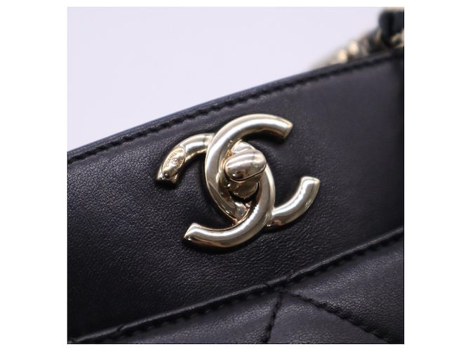 Bolso Chanel Matelassé Turnlock Negro - vista 13