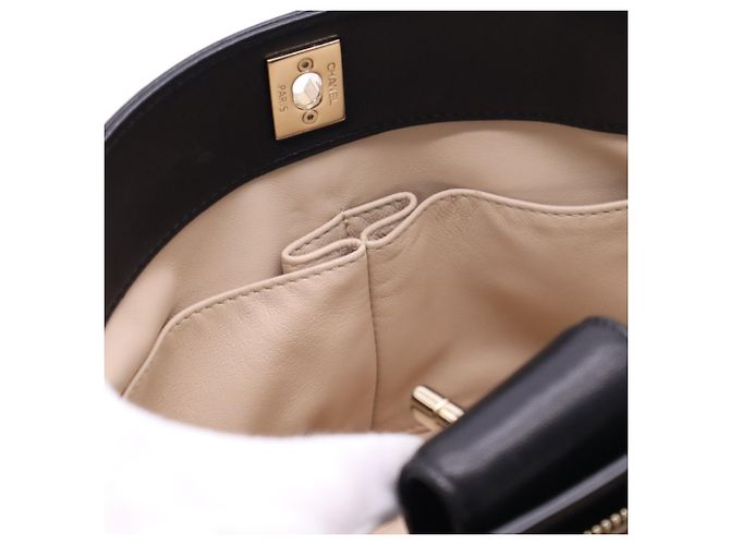 Bolso Chanel Matelassé Turnlock Negro - vista 21