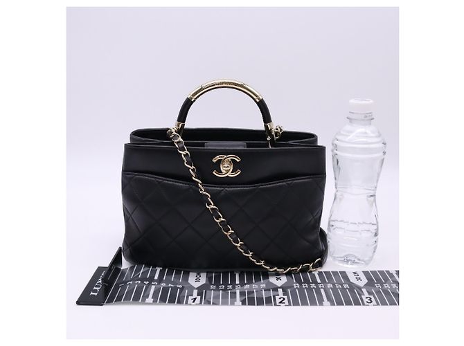 Bolso Chanel Matelassé Turnlock Negro - vista 3
