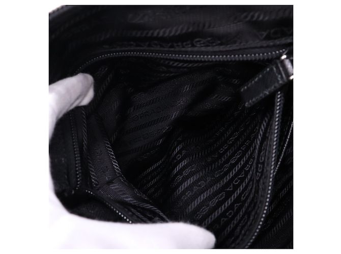 Sac à épaule Prada en polyamide recyclé Saffiano Noir - vue 12