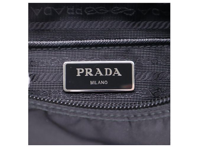 Sac à épaule Prada en polyamide recyclé Saffiano Noir - vue 16