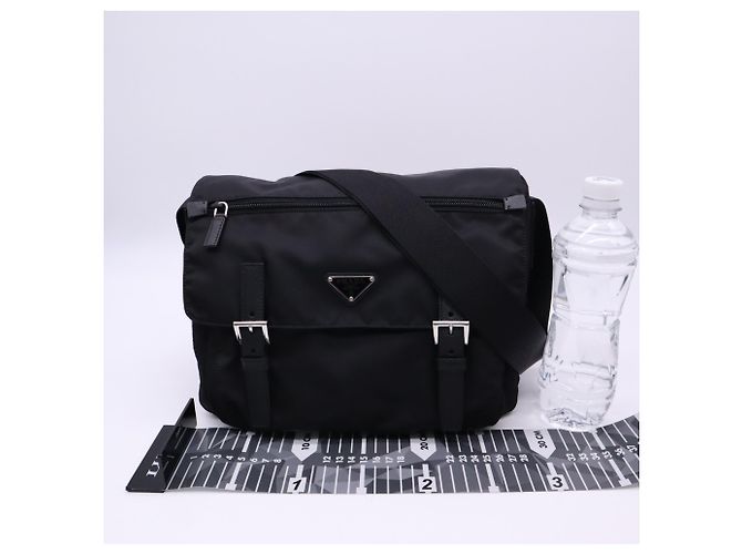 Sac à épaule Prada en polyamide recyclé Saffiano Noir - vue 3