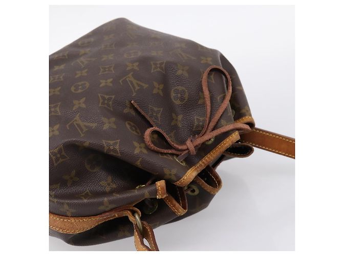 LOUIS VUITTON Monogram Petit Noe Shoulder Bag M42226 LV Auth 203276 Monogramma - vista 6