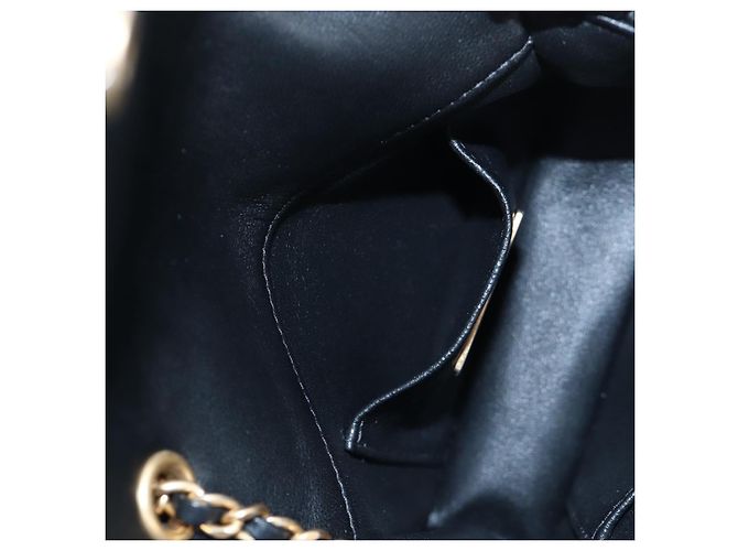 Borsa a tracolla CHANEL Matelasse con catena in pelle d'agnello nera e oro CC Auth 200775SM Nero D'oro - vista 24