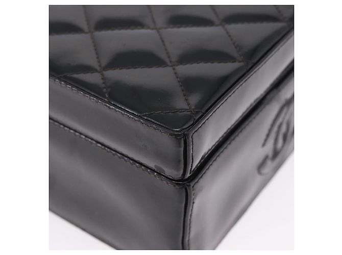 Borsa a tracolla CHANEL Matelasse in pelle verniciata nera e oro CC Auth 203247 Nero D'oro - vista 11
