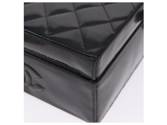 Borsa a tracolla CHANEL Matelasse in pelle verniciata nera e oro CC Auth 203247 Nero D'oro - vista 12