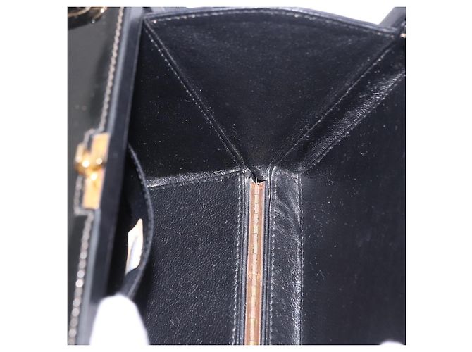 Borsa a tracolla CHANEL Matelasse in pelle verniciata nera e oro CC Auth 203247 Nero D'oro - vista 18
