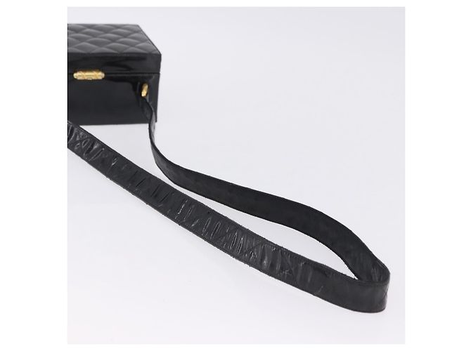 Borsa a tracolla CHANEL Matelasse in pelle verniciata nera e oro CC Auth 203247 Nero D'oro - vista 7