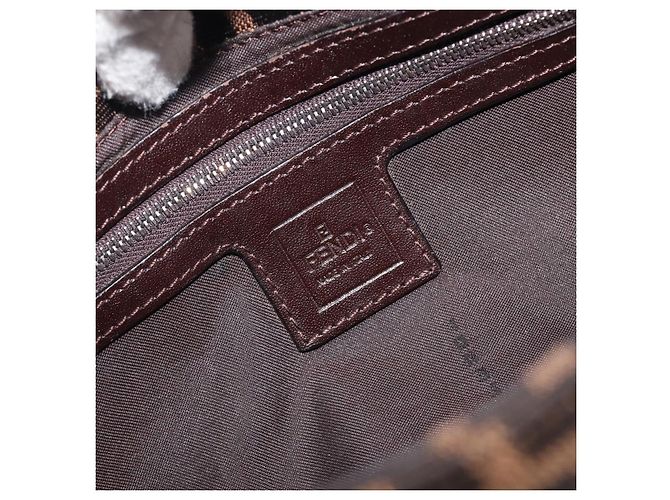 Borsa a tracolla FENDI Zucca Canvas Mamma Baguette Marrone Nero Auth BA15631V - vista 18