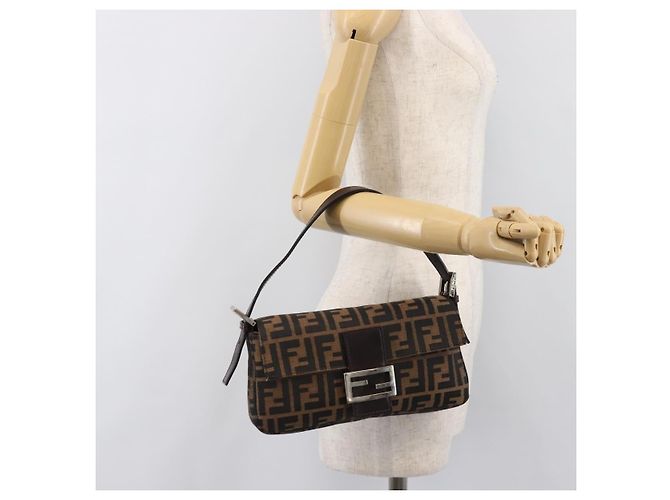 Borsa a tracolla FENDI Zucca Canvas Mamma Baguette Marrone Nero Auth BA15631V - vista 25