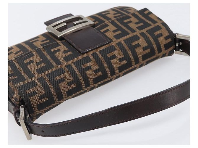 Borsa a tracolla FENDI Zucca Canvas Mamma Baguette Marrone Nero Auth BA15631V - vista 6