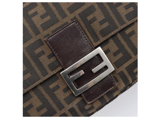 Borsa a tracolla FENDI Zucca Canvas Mamma Baguette Marrone Nero Auth BA15633A - vista 16