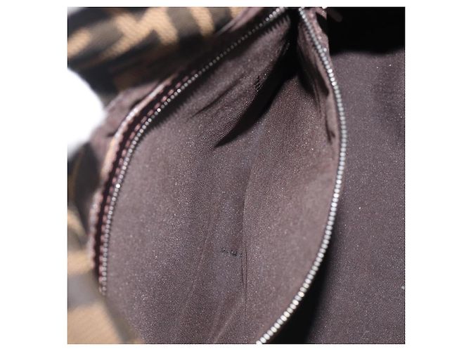 Borsa a tracolla FENDI Zucca Canvas Mamma Baguette Marrone Nero Auth BA15633A - vista 24