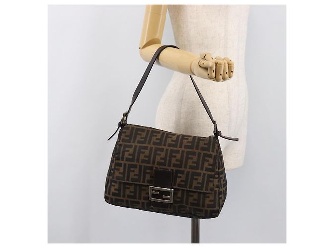 Borsa a tracolla FENDI Zucca Canvas Mamma Baguette Marrone Nero Auth BA15633A - vista 26