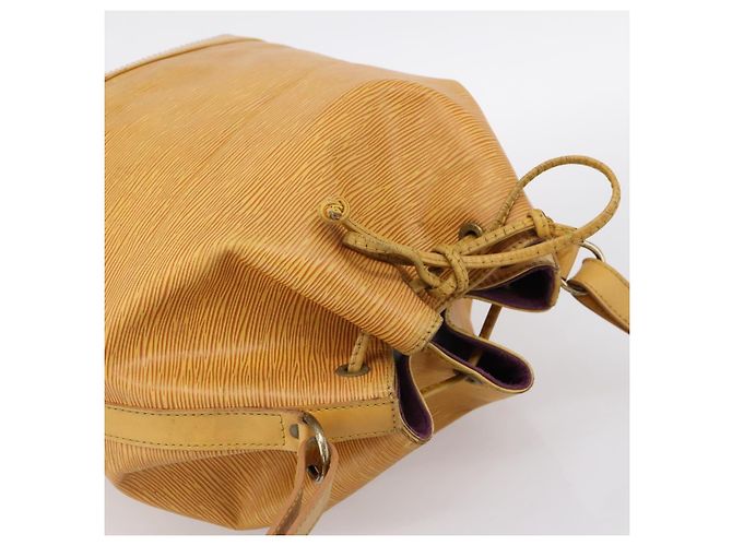Borsa a tracolla LOUIS VUITTON Epi Noe Tassili Yellow M44009 LV Auth 202931 - vista 6