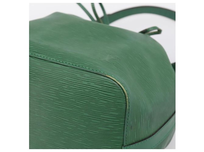 Borsa a tracolla LOUIS VUITTON Epi Petit Noe Verde M44104 LV Auth 201250A - vista 14