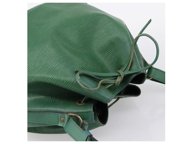 Borsa a tracolla LOUIS VUITTON Epi Petit Noe Verde M44104 LV Auth 201250A - vista 6