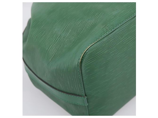 Borsa a tracolla LOUIS VUITTON Epi Petit Noe Verde M44104 LV Auth 201250A - vista 9