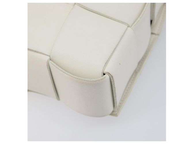Borsa Bottega Veneta Maxi Intrecciato Cassette in pelle Bianco Argento Auth mr2874V - vista 13