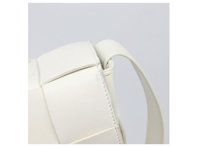 Borsa Bottega Veneta Maxi Intrecciato Cassette in pelle Bianco Argento Auth mr2874V - vista 16