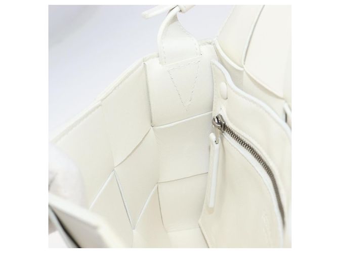 Borsa Bottega Veneta Maxi Intrecciato Cassette in pelle Bianco Argento Auth mr2874V - vista 22