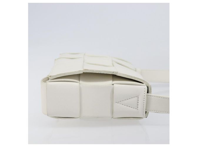 Borsa Bottega Veneta Maxi Intrecciato Cassette in pelle Bianco Argento Auth mr2874V - vista 4