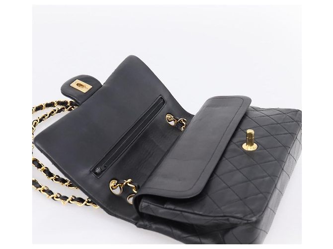 Borsa a tracolla CHANEL Matelasse 25 in pelle d'agnello nera con catena e CC dorato Auth 200746V Nero D'oro - vista 15