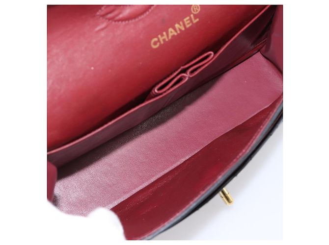 Borsa a tracolla CHANEL Matelasse 25 in pelle d'agnello nera con catena e CC dorato Auth 200746V Nero D'oro - vista 18