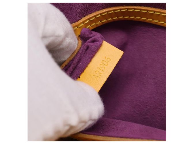 Borsa a mano LOUIS VUITTON Epi Alma Gialla M52149 LV Auth 197280A Giallo - vista 19