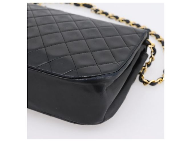 Borsa a tracolla CHANEL Matelasse con catena in pelle d'agnello nera e oro CC Auth 203454V Nero D'oro - vista 12