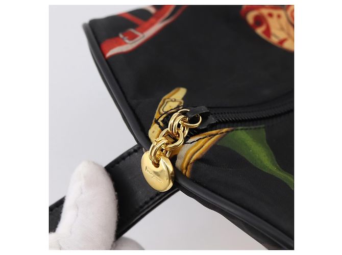 Pouch Salvatore Ferragamo Gancini Nylon Nero Tono Oro Auth 200166 - vista 10