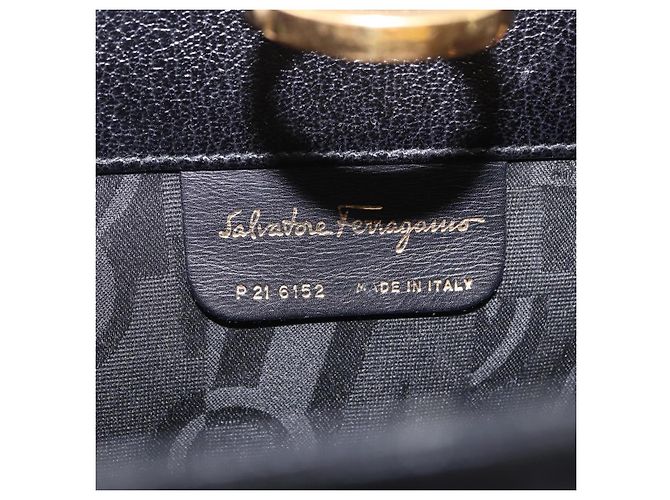 Borsa a tracolla Salvatore Ferragamo Gancini in pelle nera e oro Auth 201321 Nero - vista 19