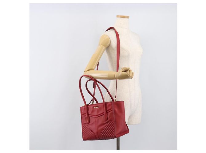 Saco Tote Miu Miu em couro 2 vias vermelho tom dourado Auth ka6072A - vista 28