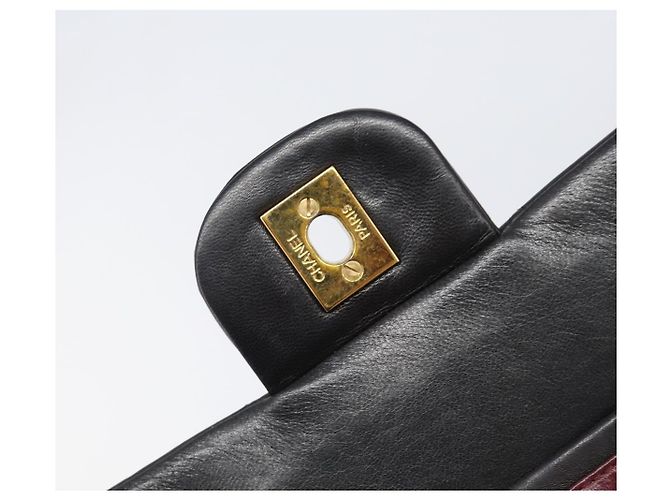 Borsa a tracolla CHANEL Chain Matelasse 25 in pelle d'agnello nera e oro CC Auth 200542SAM Nero D'oro - vista 17
