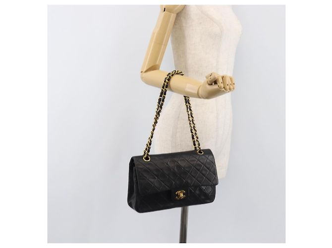 Borsa a tracolla CHANEL Chain Matelasse 25 in pelle d'agnello nera e oro CC Auth 200542SAM Nero D'oro - vista 25