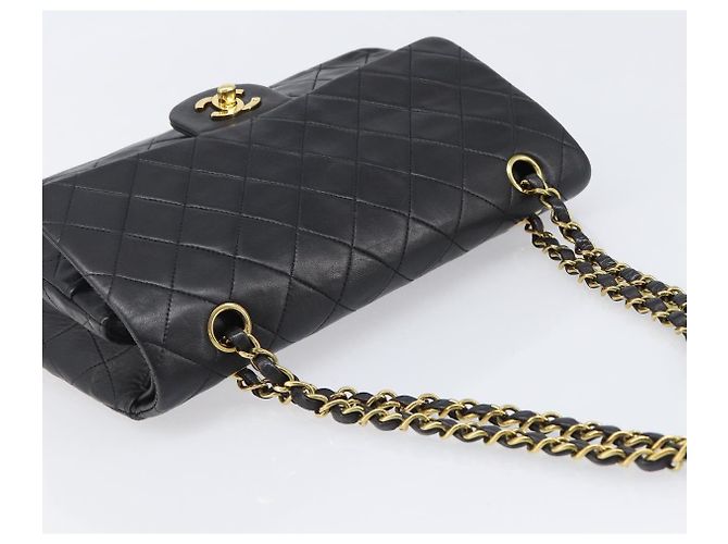 Borsa a tracolla CHANEL Chain Matelasse 25 in pelle d'agnello nera e oro CC Auth 200542SAM Nero D'oro - vista 6