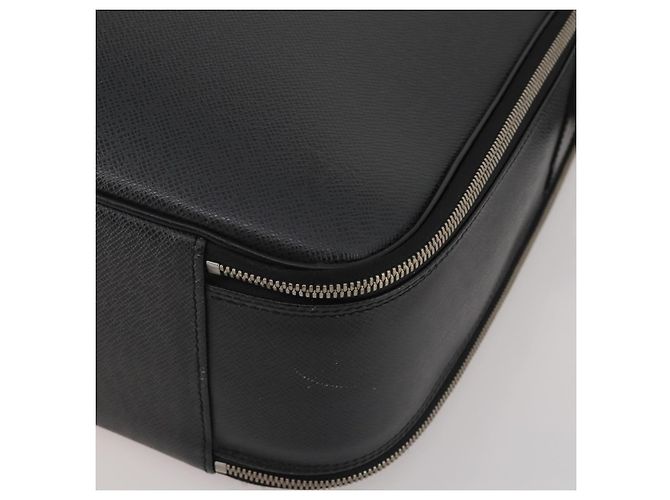 LOUIS VUITTON Borsa a tracolla Taiga Tula Nera M30762 LV Auth BA15403 Nero - vista 12