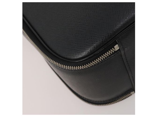 LOUIS VUITTON Borsa a tracolla Taiga Tula Nera M30762 LV Auth BA15403 Nero - vista 13
