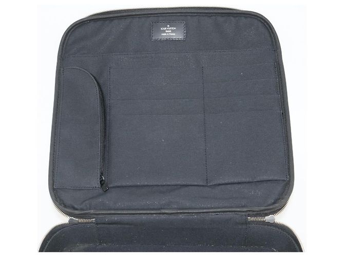 LOUIS VUITTON Borsa a tracolla Taiga Tula Nera M30762 LV Auth BA15403 Nero - vista 18