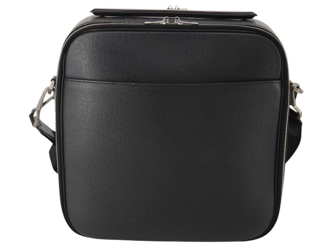 LOUIS VUITTON Borsa a tracolla Taiga Tula Nera M30762 LV Auth BA15403 Nero - vista 2
