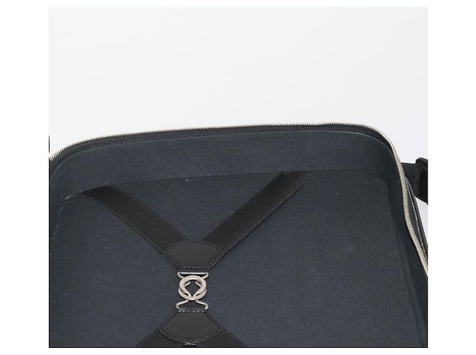 LOUIS VUITTON Borsa a tracolla Taiga Tula Nera M30762 LV Auth BA15403 Nero - vista 21