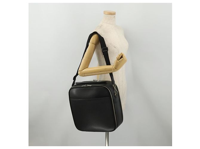 LOUIS VUITTON Borsa a tracolla Taiga Tula Nera M30762 LV Auth BA15403 Nero - vista 25