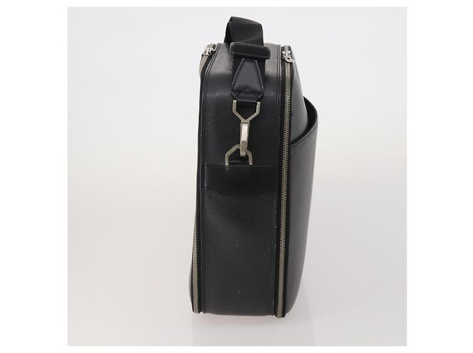 LOUIS VUITTON Borsa a tracolla Taiga Tula Nera M30762 LV Auth BA15403 Nero - vista 5