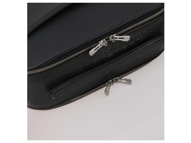 LOUIS VUITTON Borsa a tracolla Taiga Tula Nera M30762 LV Auth BA15403 Nero - vista 9