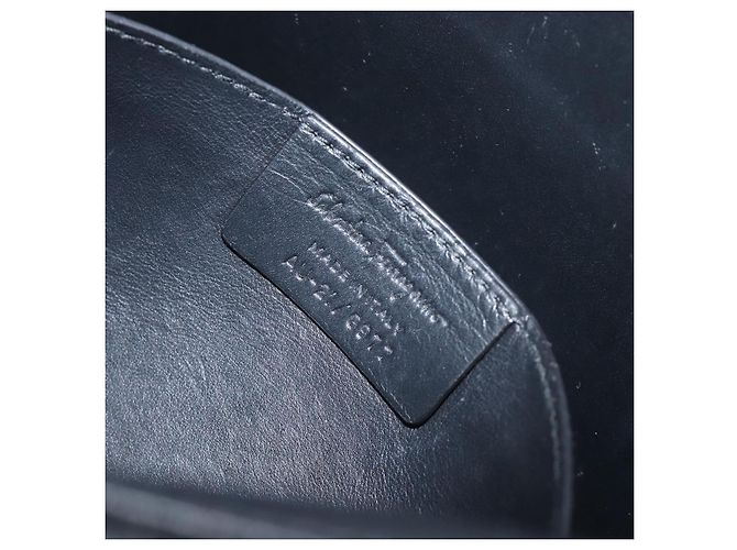 Borsa a tracolla Salvatore Ferragamo in pelle nera e oro Auth 199863A Nero D'oro - vista 25