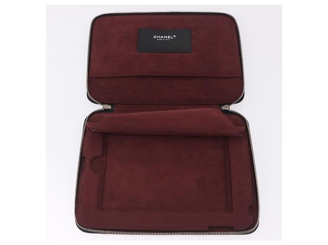 Capa para iPad CHANEL Icon em couro preto e dourado CC Auth 200467 - vista 15