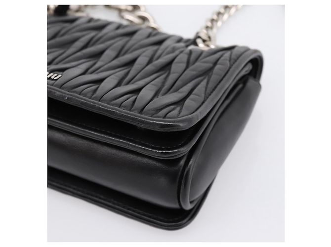 Borsa a tracolla Miu Miu Matelassé con catena in pelle nera e argento Auth 203216V Nero - vista 12