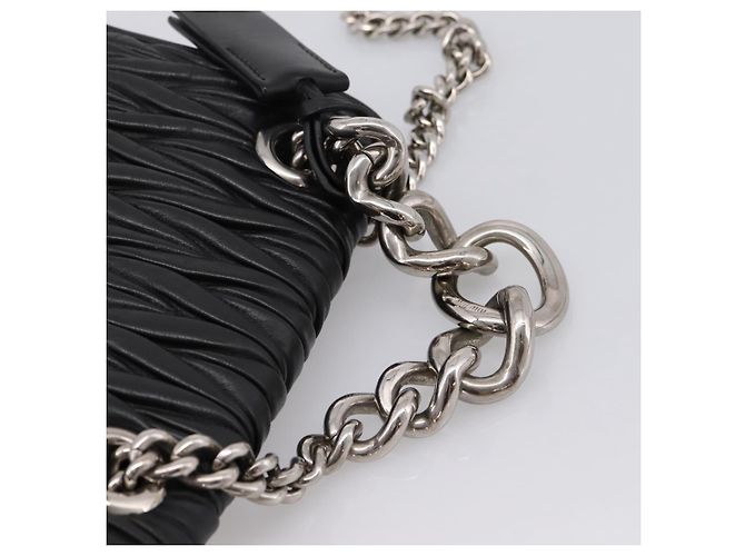 Borsa a tracolla Miu Miu Matelassé con catena in pelle nera e argento Auth 203216V Nero - vista 9
